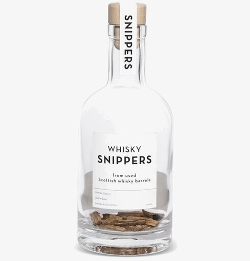 Snippers - Whiskey från BOXinBAG: Glasflaska med träbitar