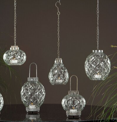 Bild av eleganta lyktor med geometriskt mönster