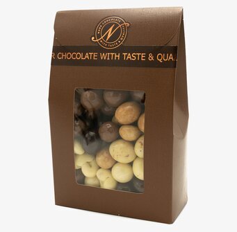 Foto av stilren chokladförpackning med lyxig design