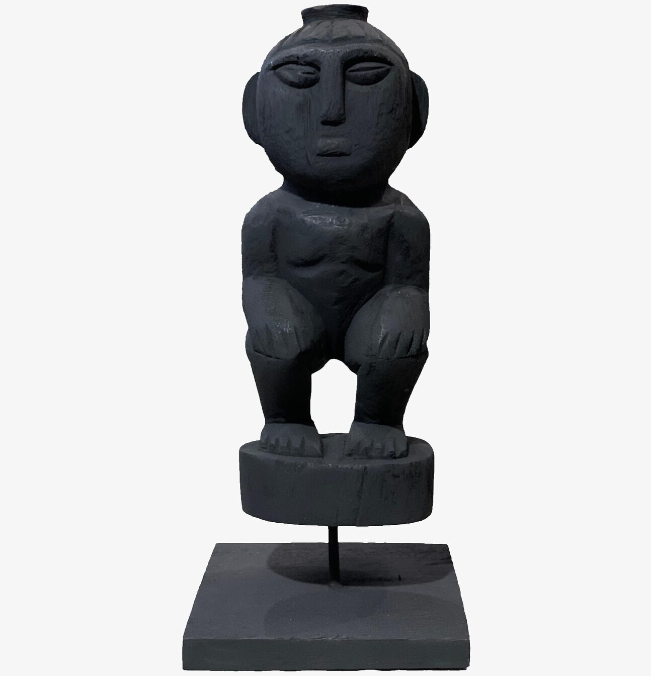 Woodo Figurin Svart från Wikholm Form, sittande person