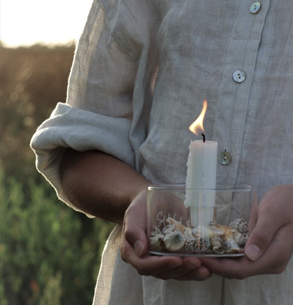 Ljuslykta Sol, Vind & Vatten från Majas Cottage i naturmiljö