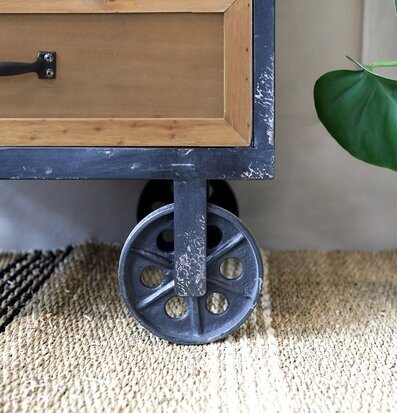 Byrå På Hjul - 3 Lådor från Chic Antique i rustik stil