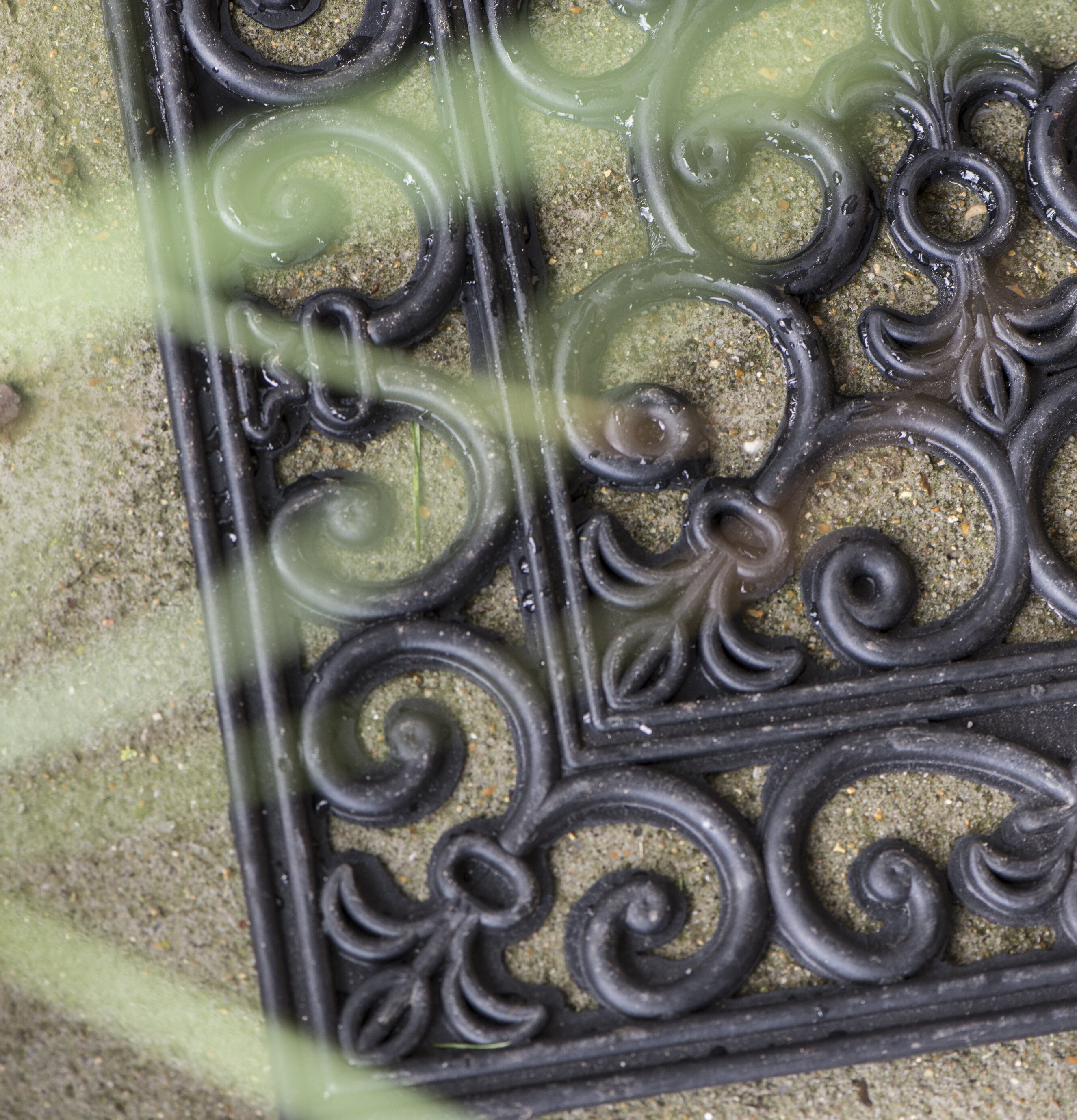 Dörrmatta Svart Filigran från IB Laursen i närbild utomhus