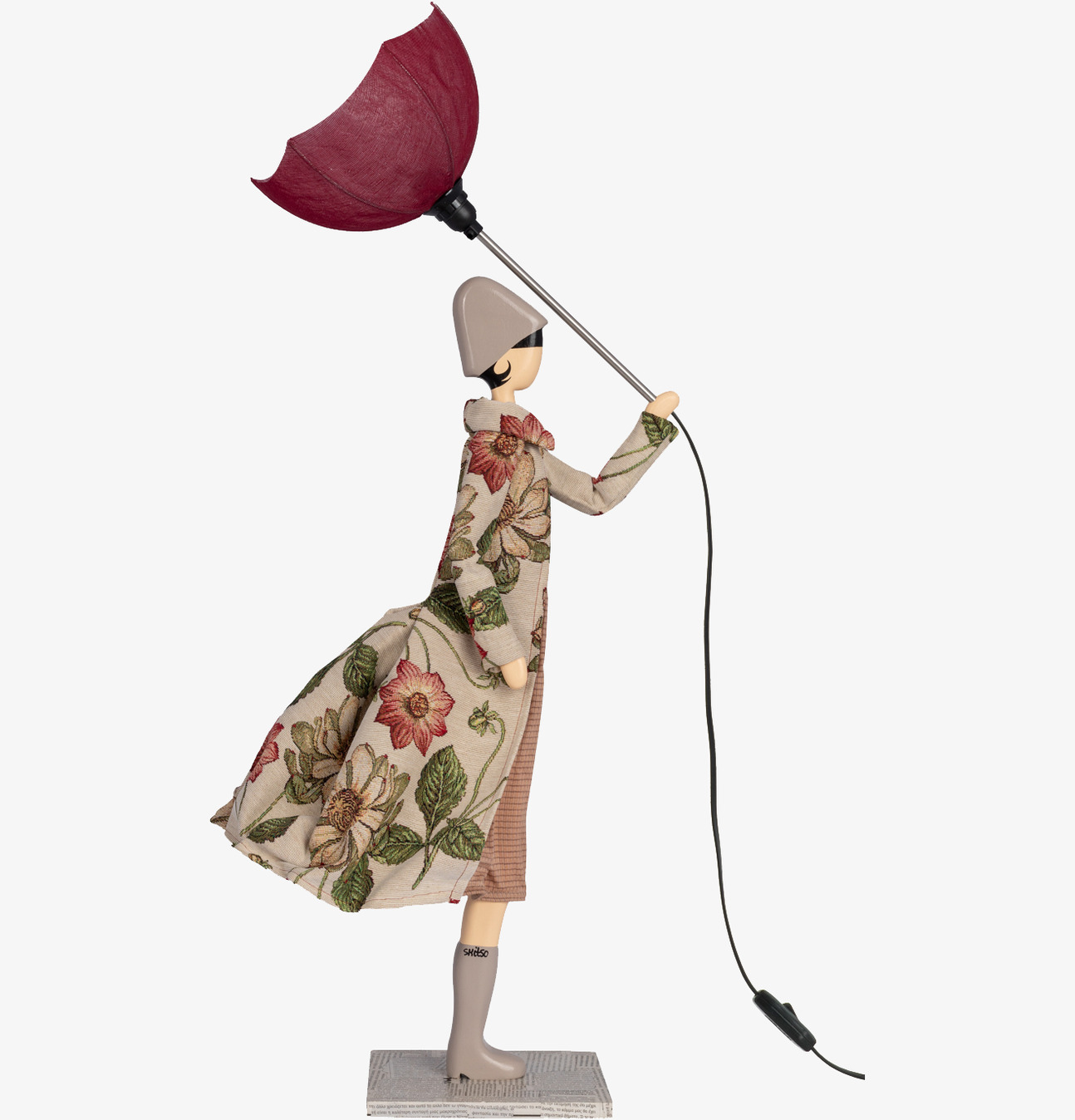 Bordslampa Anthemis från Skitso med blommig klänning