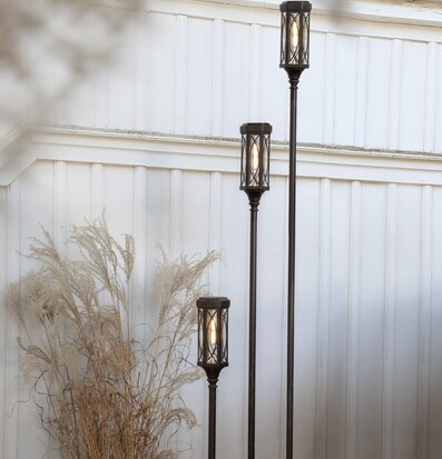 Solcellsbelysning Folke från Star Trading i trädgårdsmiljö