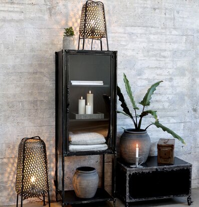 Lampa Flätad Järn Antik Grå från Chic Antique i industrimiljö