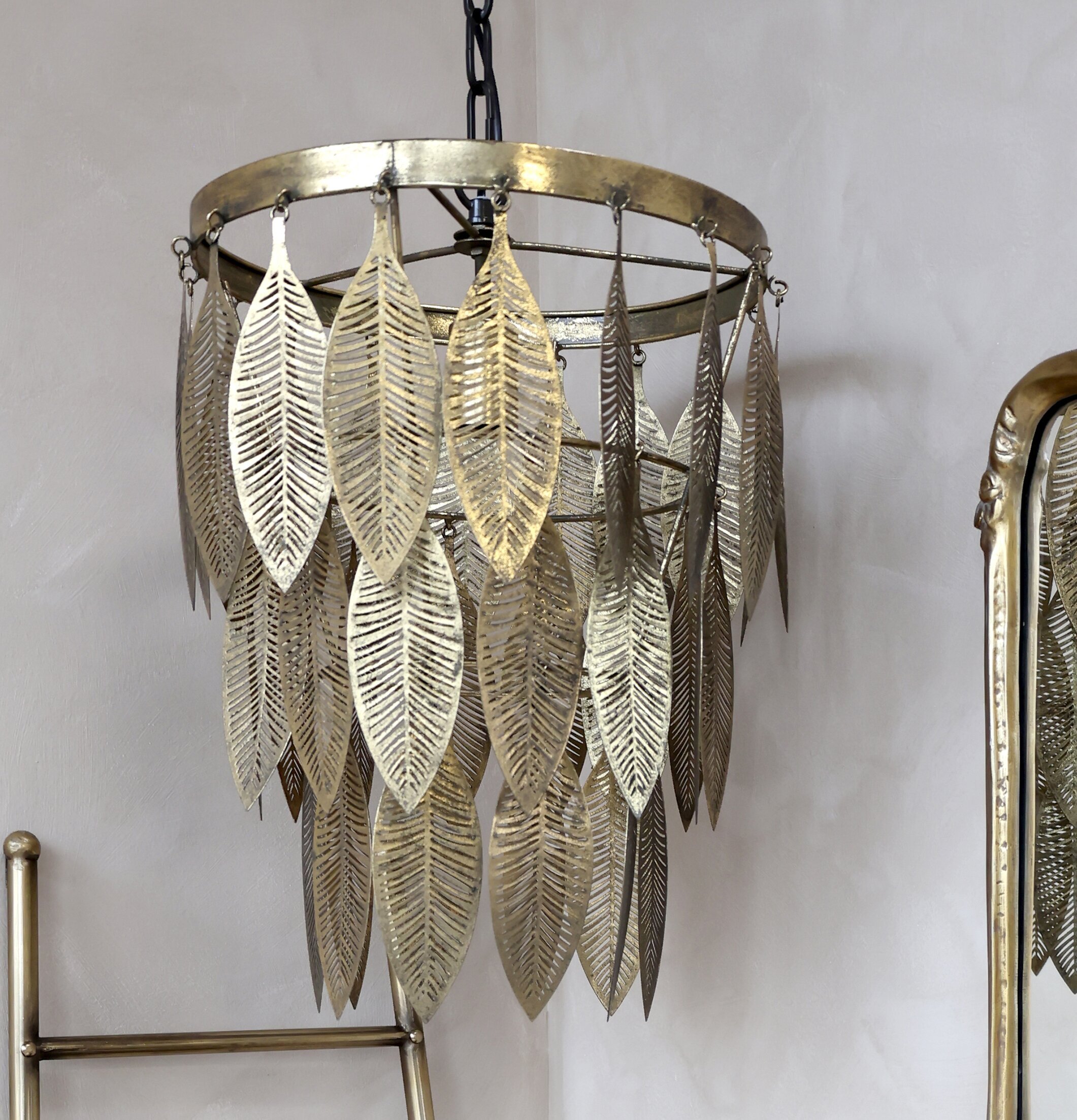 Taklampa Metall Deco Antik Mässing från Chic Antique i rum