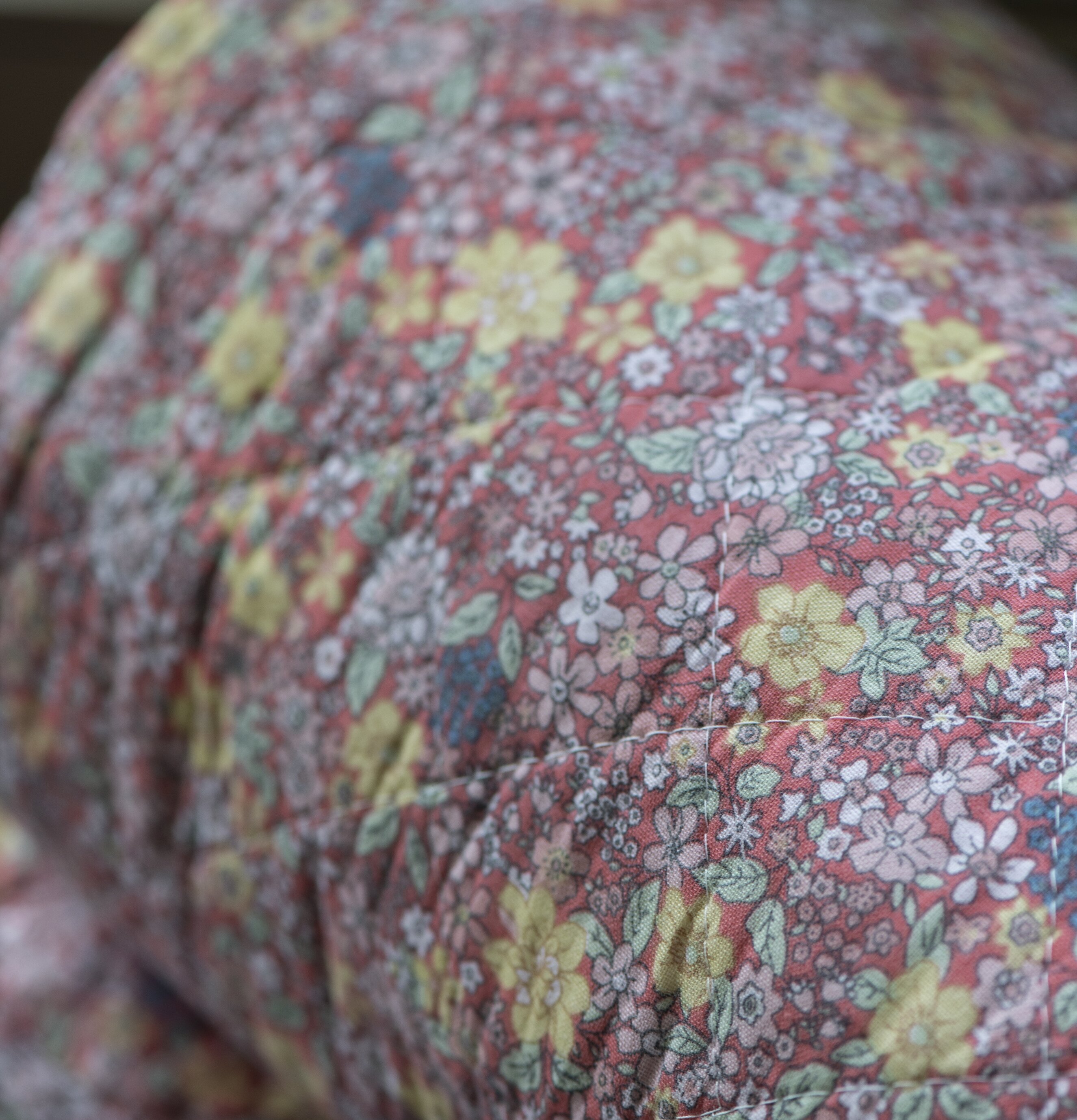 Pläd Faded Rose With Flowers från IB Laursen i hemtrevlig miljö