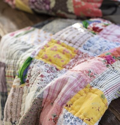 Pläd Anniversary UNIQUE Patchwork från IB Laursen i färg