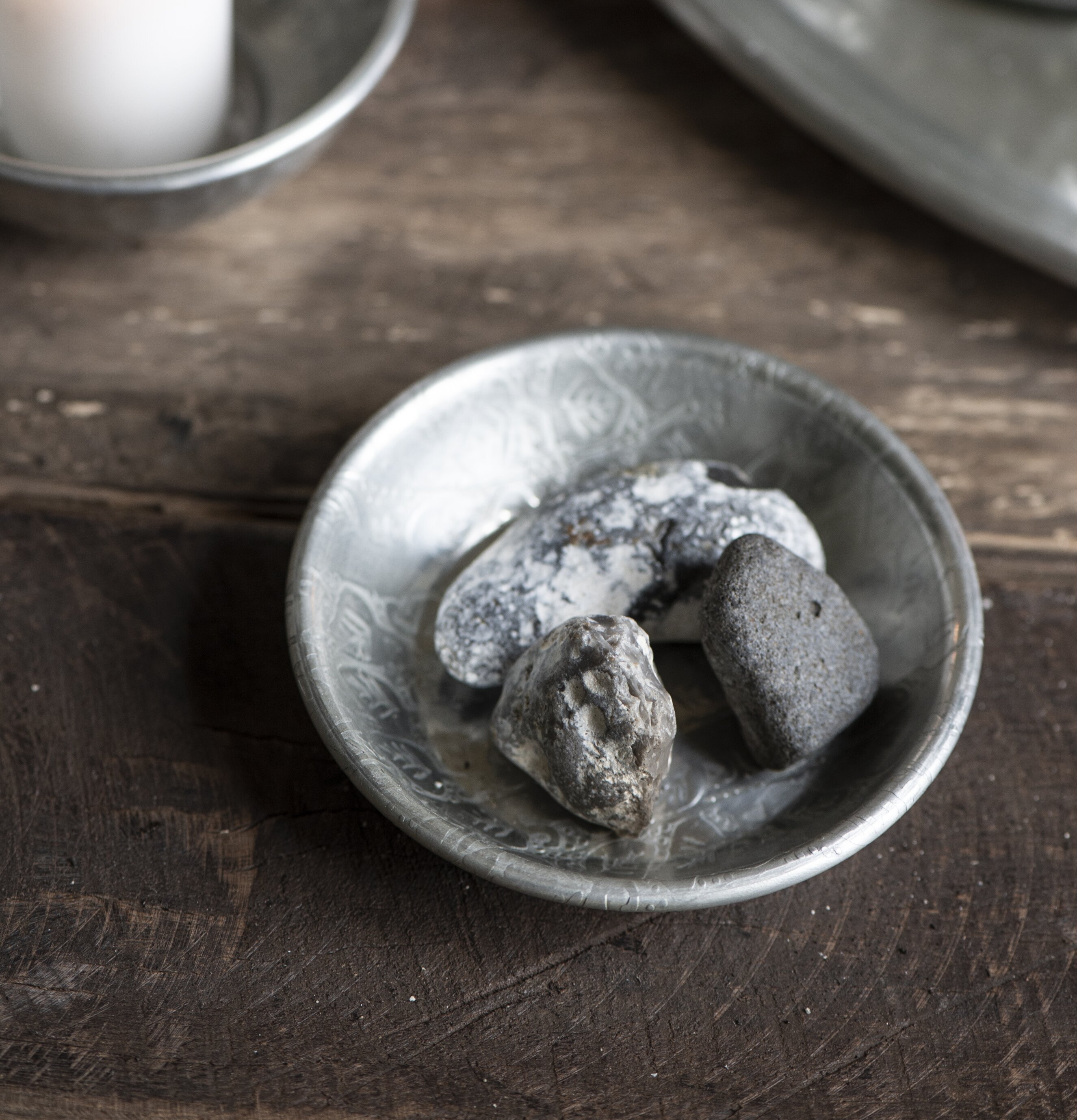 Liten Skål Antik Silver från IB Laursen på rustikt träbord