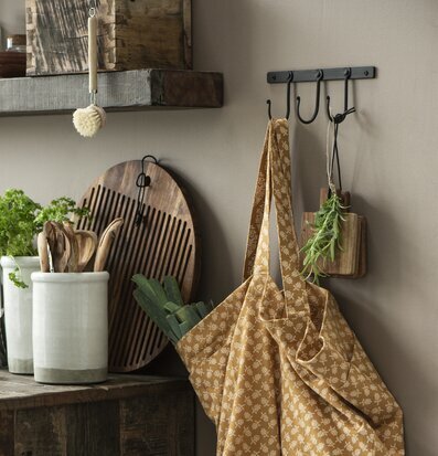 IB Laursen Små Skärbrädor Set/4 upphängda i rustikt kök