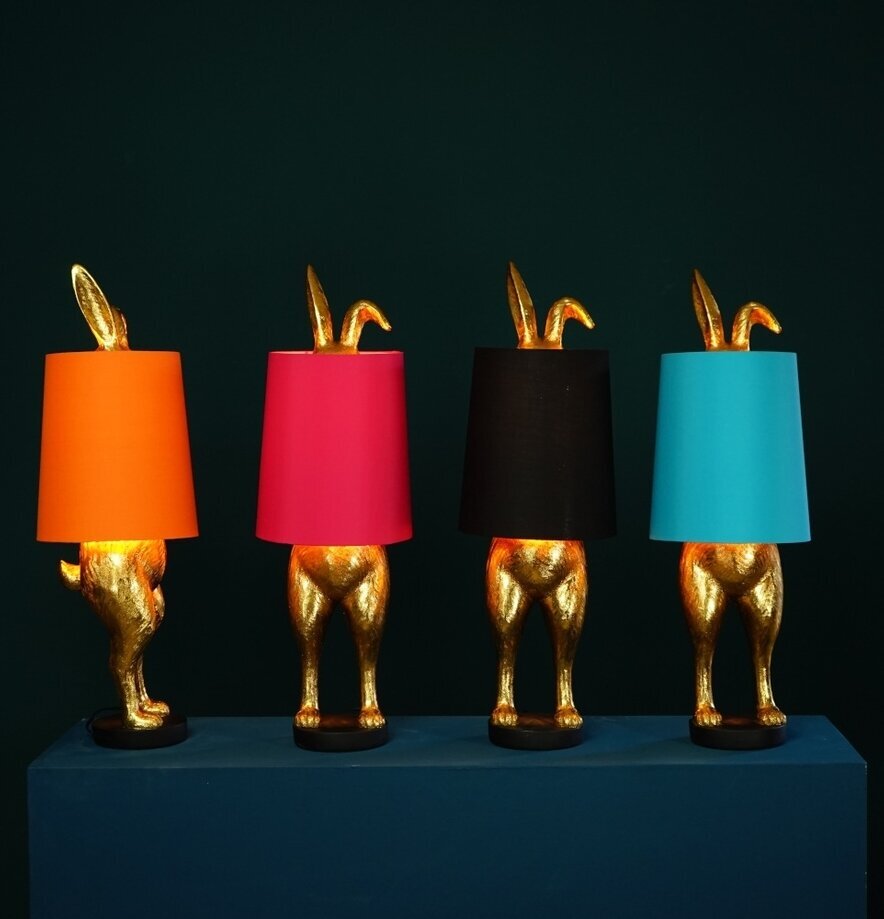 Lampa Hiding Bunny Guld/Svart från Werner Voss på plattform