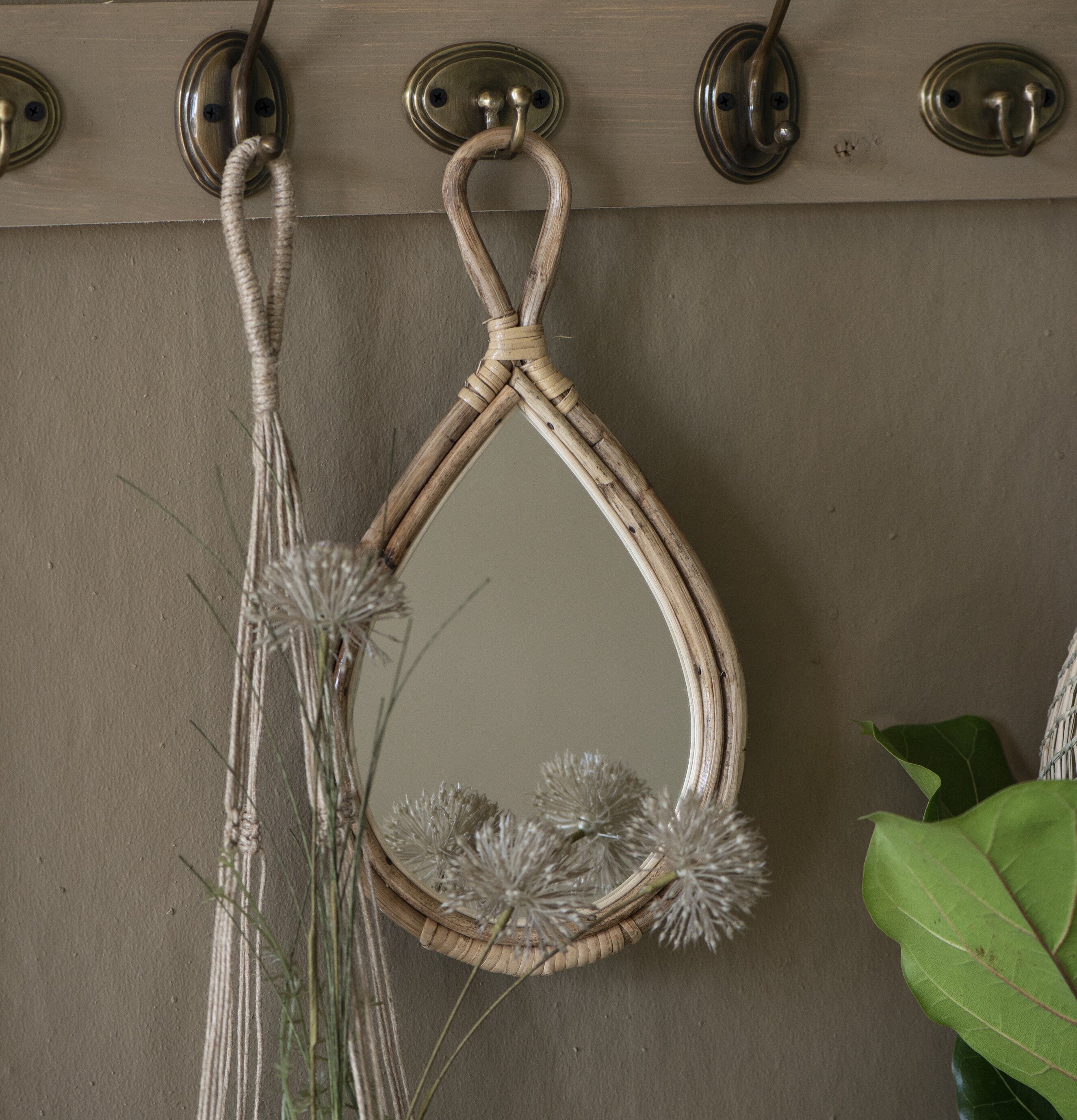 Handspegel Bambu från IB Laursen med bamburam och hängare