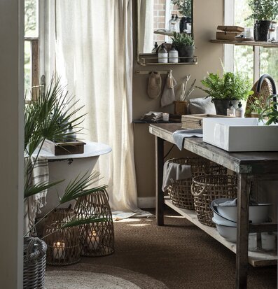 Ljuslykta Rotting Small från IB Laursen i lantligt badrum