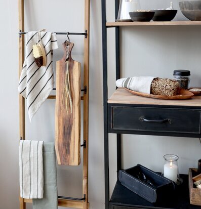 Köksborste Éternel från Chic Antique hänger på handdukshängare