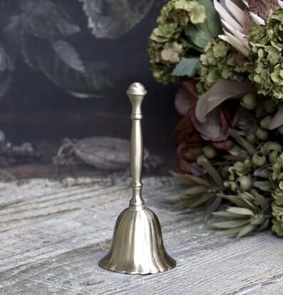 Klocka Med Handtag Antik Mässing från Chic Antique på bord