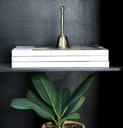 Klocka Med Handtag Antik Mässing från Chic Antique på böcker