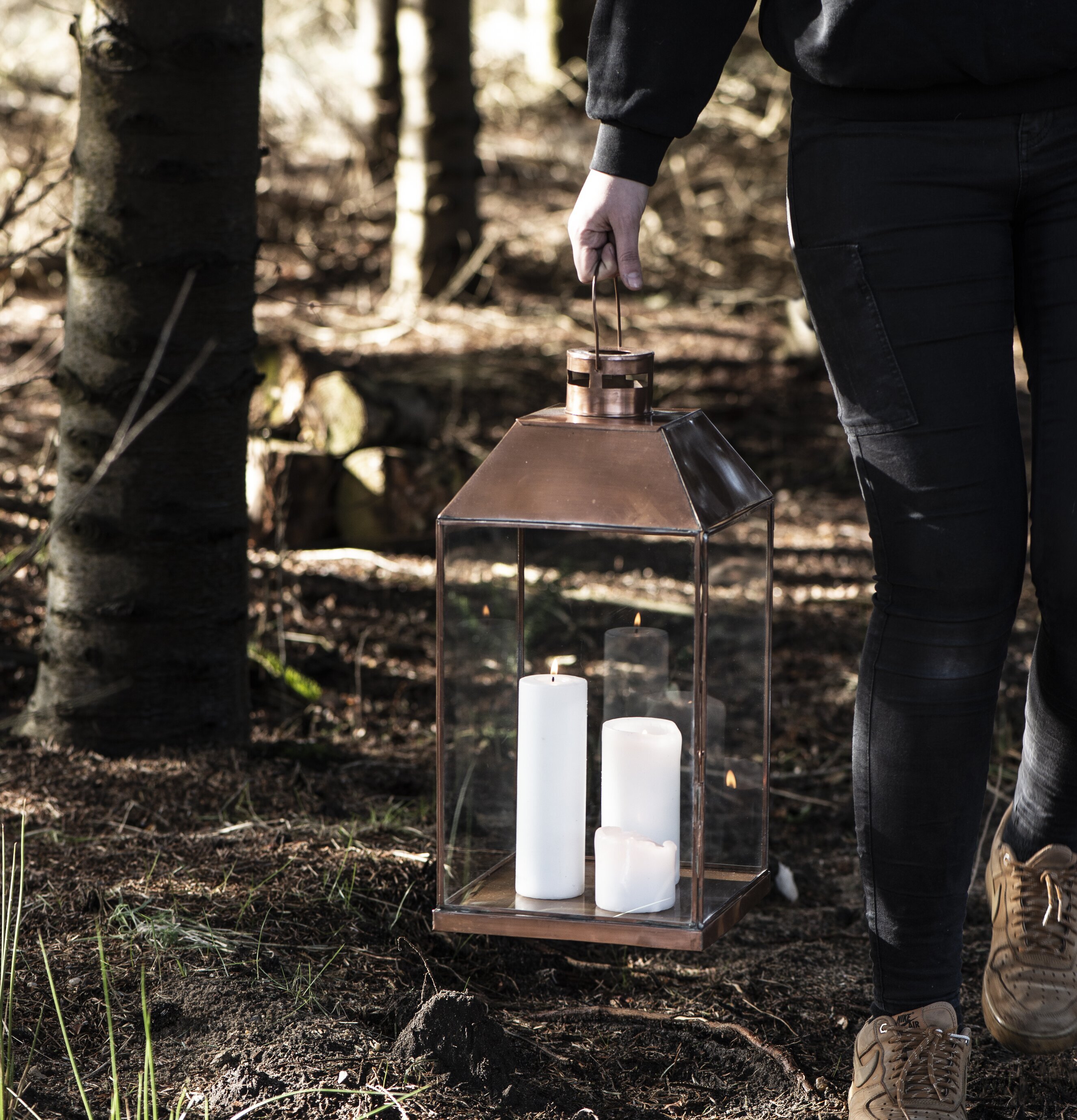 Lanterna Jubileum Special Edition från IB Laursen i skogsmiljö