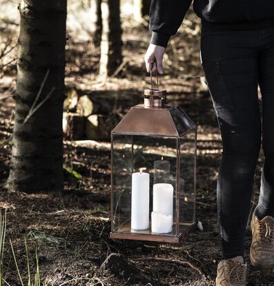 Lanterna Jubileum Special Edition från IB Laursen i skogsmiljö