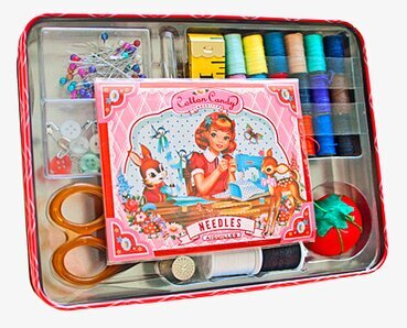 Cotton Candy Syset från Wu & Wu i en nostalgisk plåtlåda