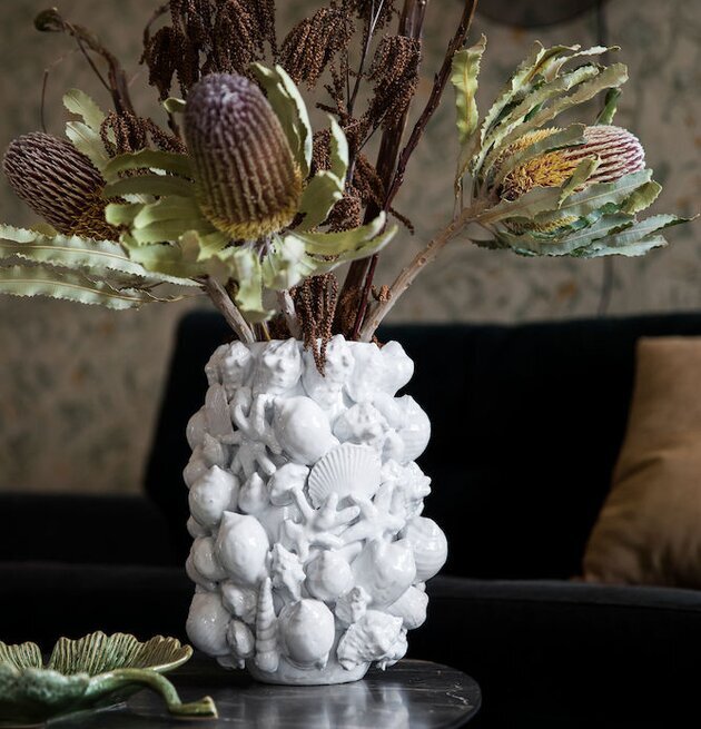 Vas Ocean från Sagaform med marint tema och torkade blommor