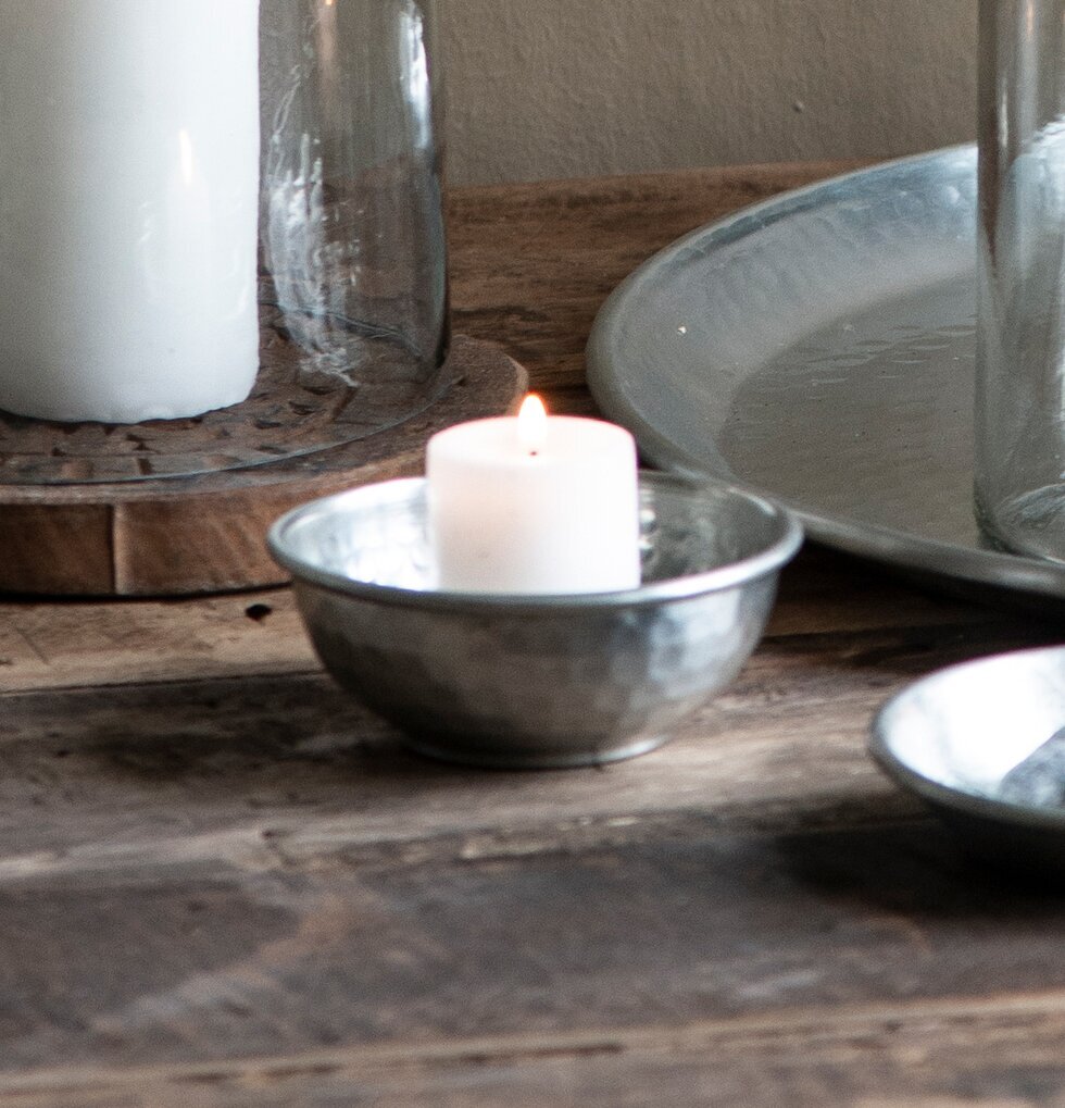 Liten Skål/Bricka Antik Silver från IB Laursen på träbord