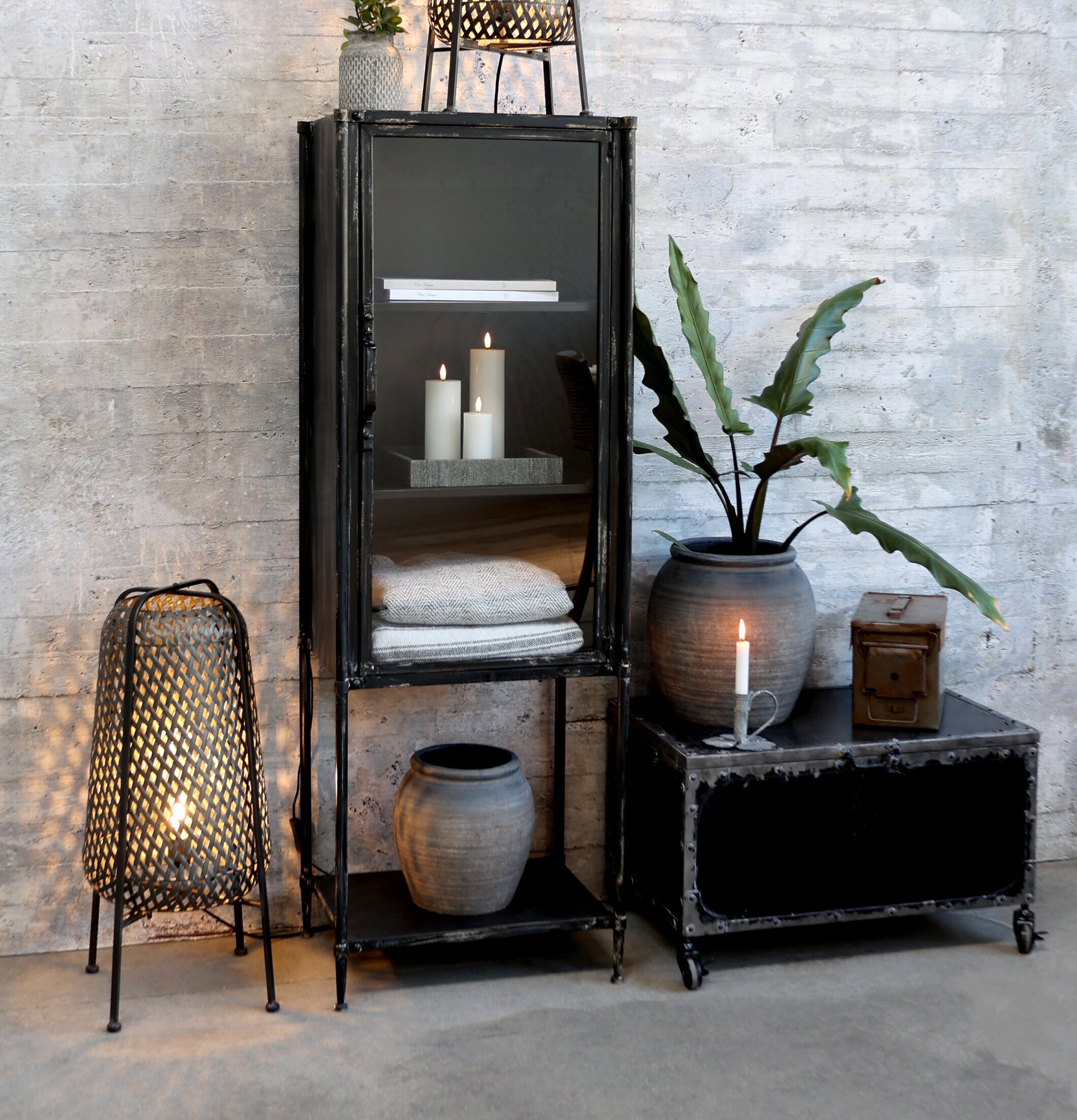 Factory Koffert Hjul från Chic Antique med industriell design