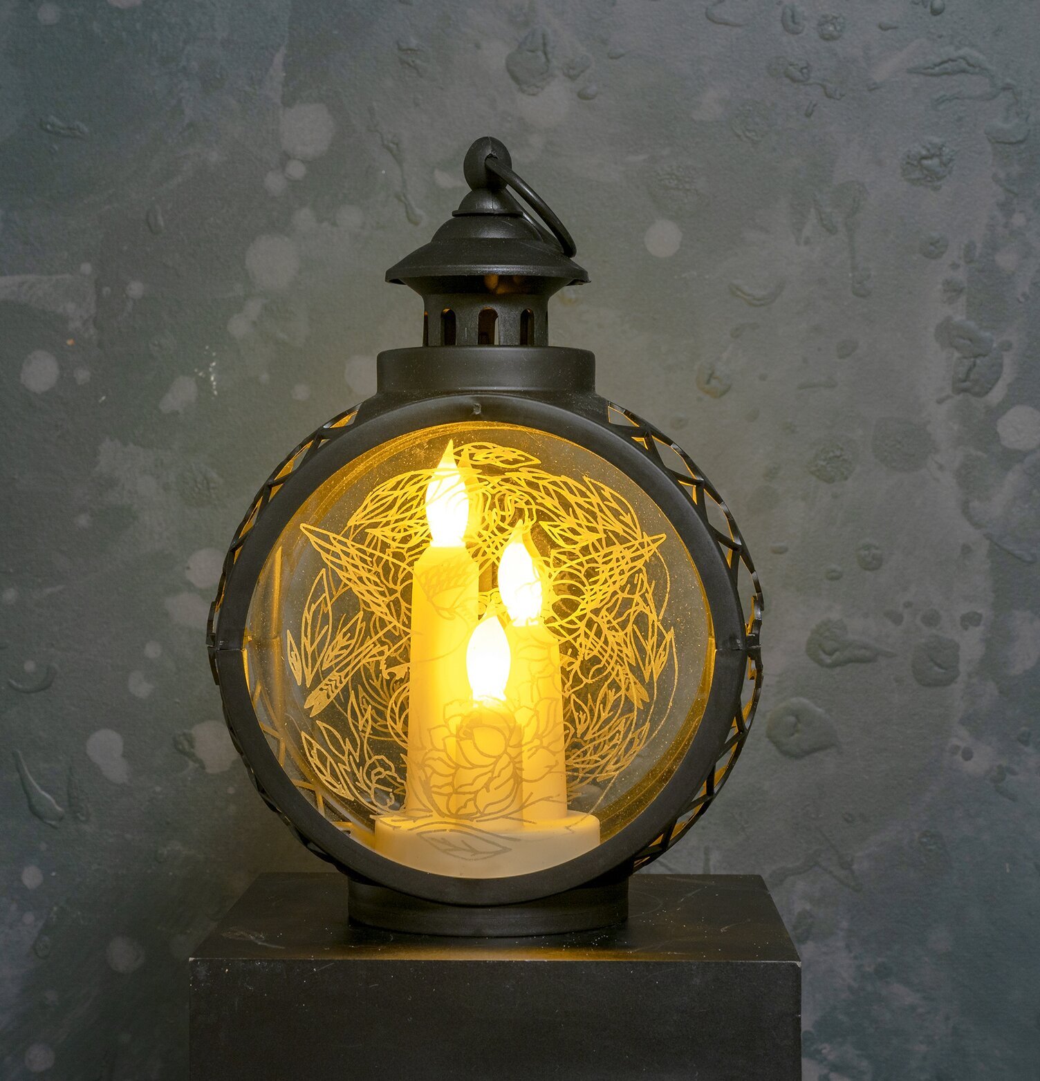 Bild av dekorativ LED-lykta för stämningsfullt hem