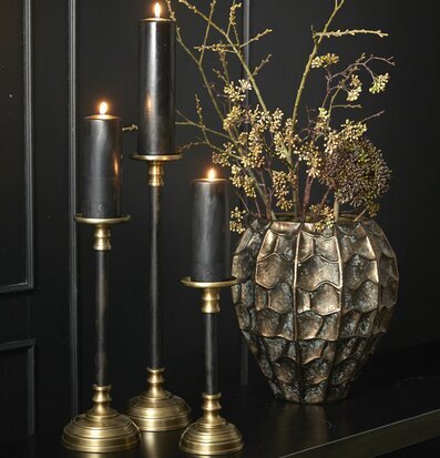 Ljusstake Guld/Svart 30 cm från Speedtsberg på mörkt bord