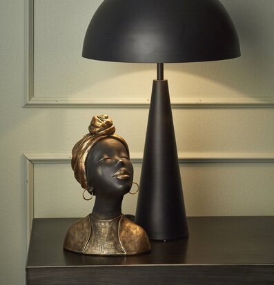 Byst Lady Guld/Svart från Speedtsberg på mörk yta