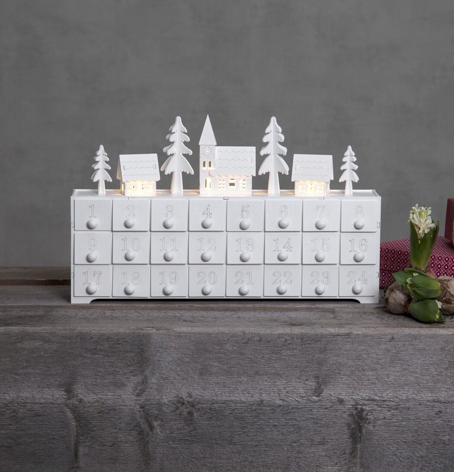 Bordsdekoration Yuletide Vit från Star Trading på träbord