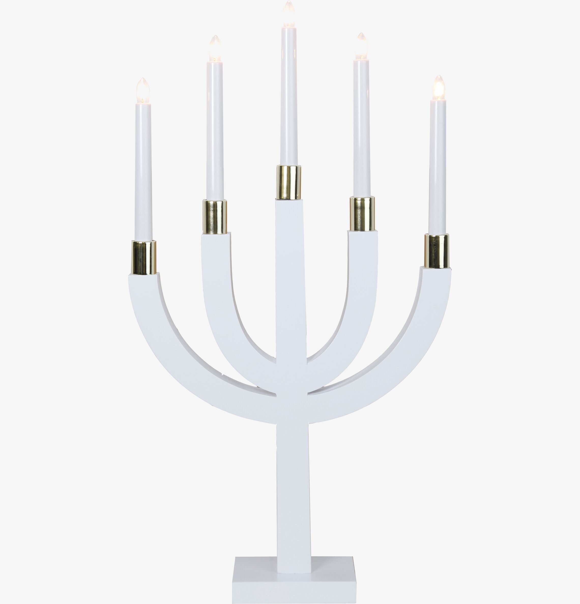 Ljusstake Elias Vit/Mässing från Star Trading i fönster