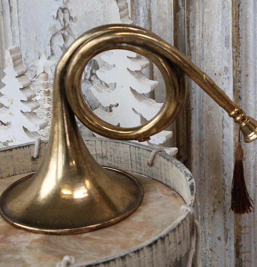 Gl. Posthorn från Chic Antique i elegant guldfärgad design