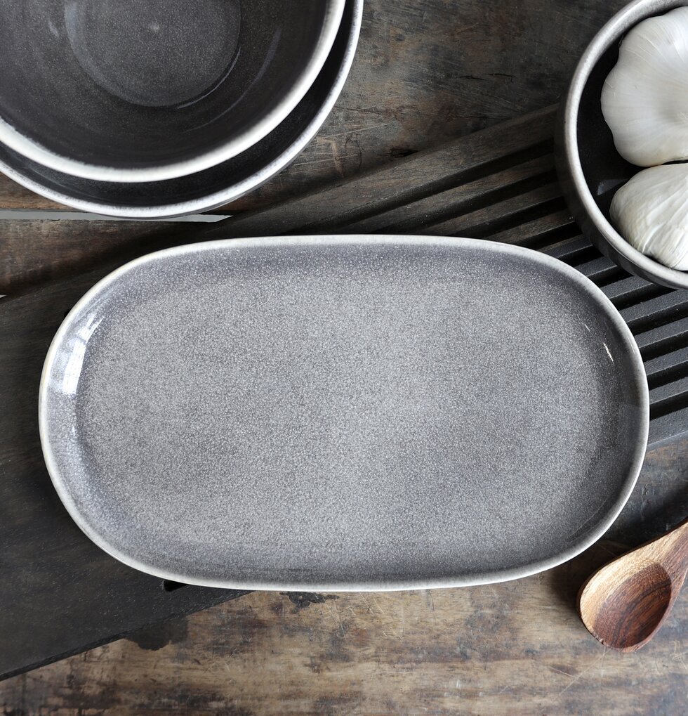 Calais Fat från Chic Antique på rustik träskärbräda