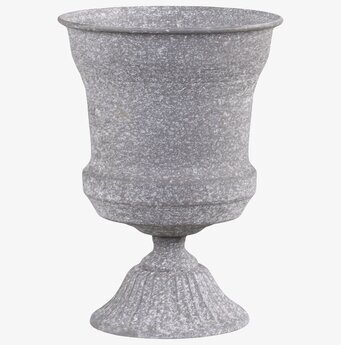 Kruka På Fot Antik Zink från Chic Antique i rustik miljö
