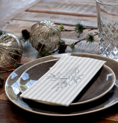 Servetter Mistel/Julgran Fransk Grå från Chic Antique i dukning