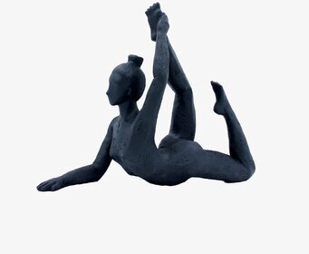 Yoga Chenoa från Nääsgränsgården i avancerad yogaposition