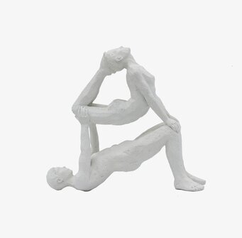Yoga Couple Vit skulptur från Nääsgränsgården i vit nyans