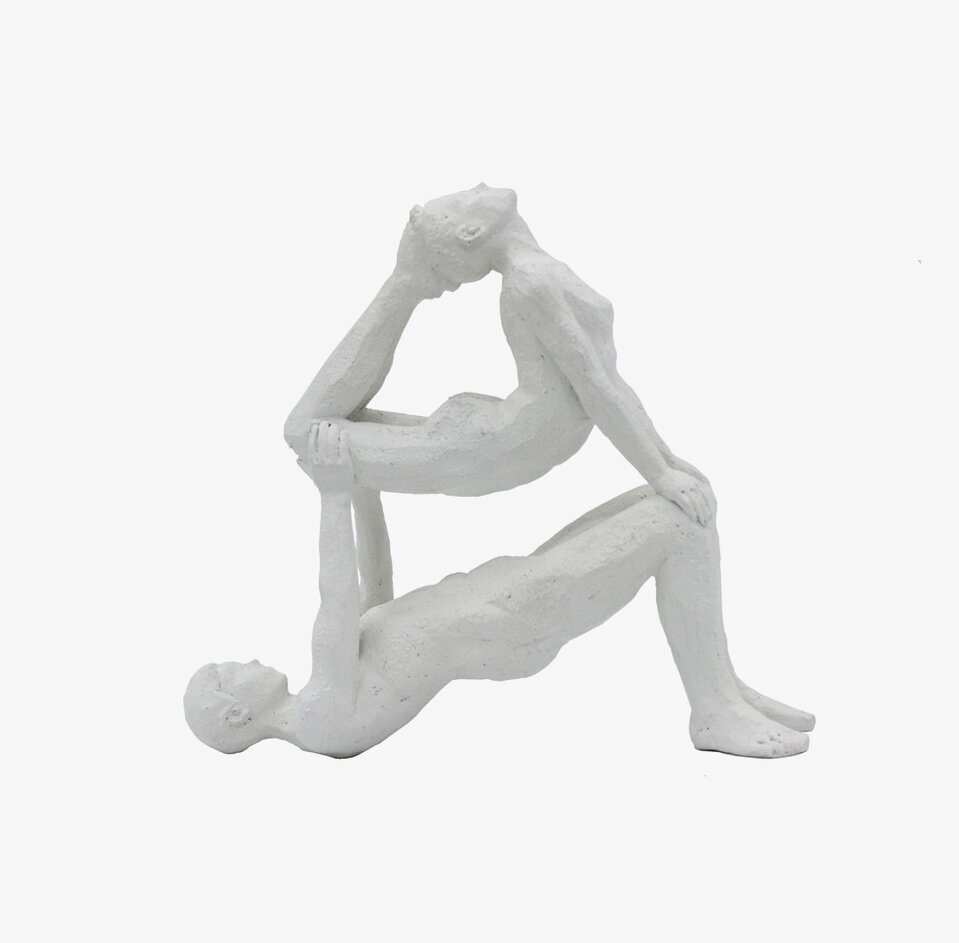 Yoga Couple Vit skulptur från Nääsgränsgården i vit nyans