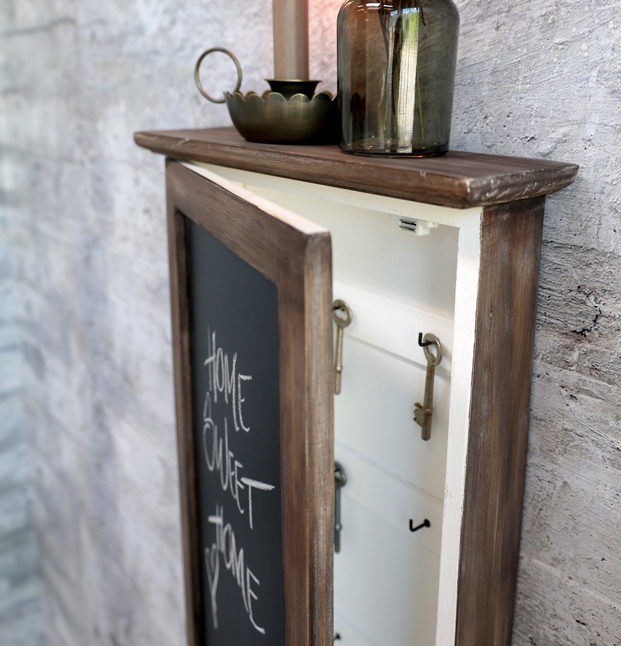Nyckelskåp Med Griffeltavla - Antik Brun från Chic Antique