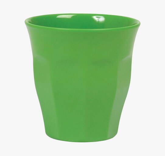 Bild av äppelgrön mugg med elegant och funktionell design