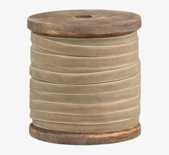 Velourband Dusty Green från Chic Antique på trärulle