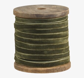Velourband Olivgrön från Chic Antique på rustik träspole