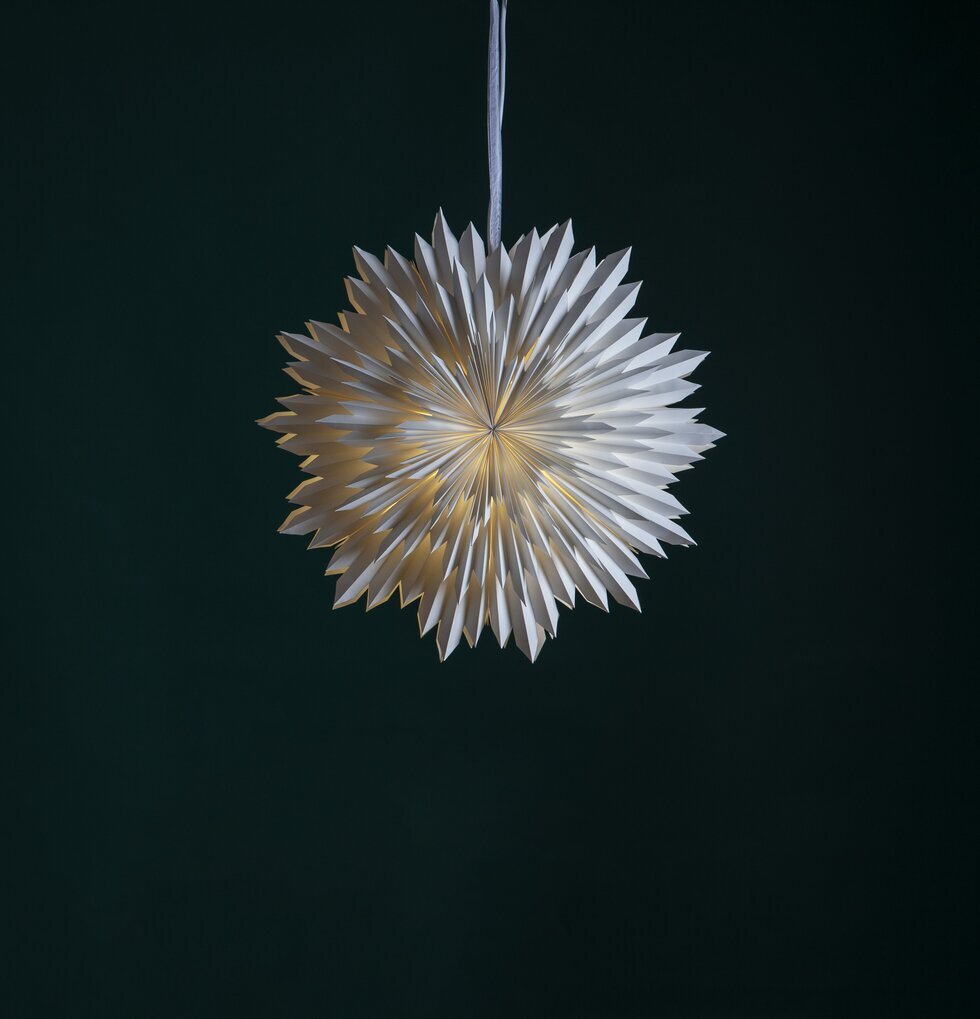 Pappersstjärna Ice Vit från Star Trading, hängande i fönster