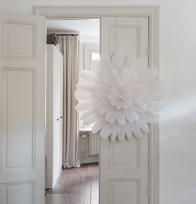 Julstjärna Snöblomma 100 White från Watt och Veke hängande