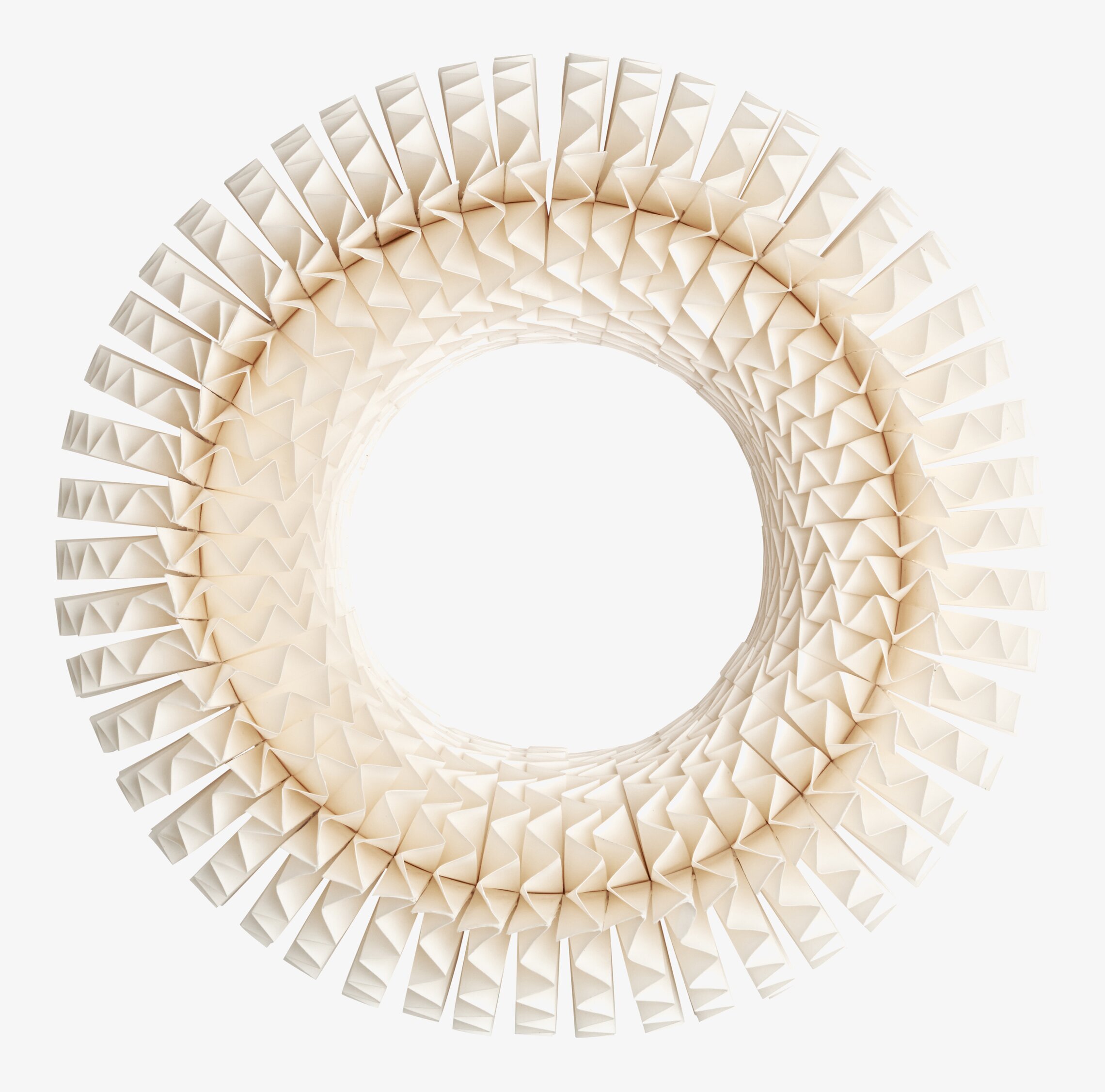 Dekoration Stockholm Vit från Watt och Veke, vit papperskrans