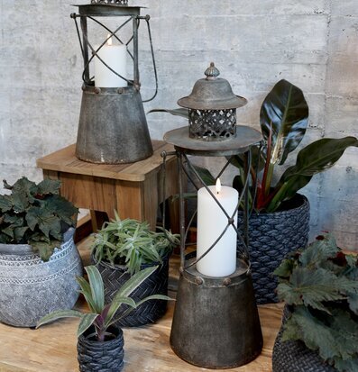 Kruka Corte XL från Chic Antique på rustikt träbord