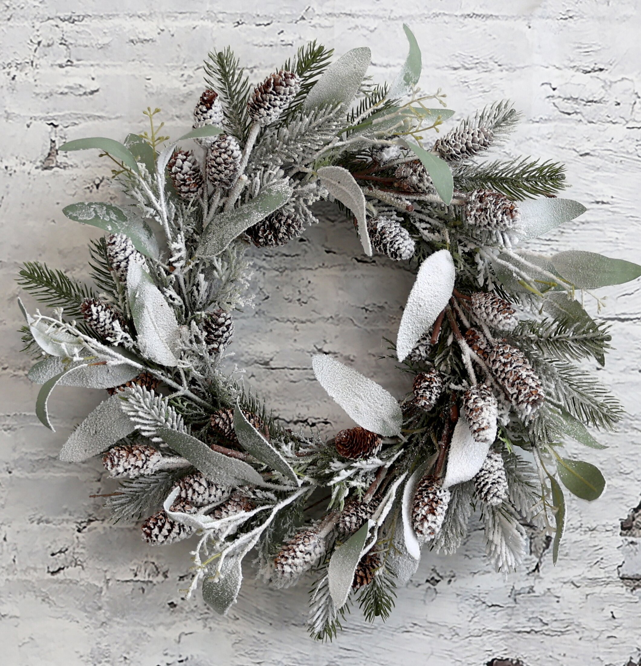 Krans Fleur Gran/Kottar från Chic Antique med vintertema