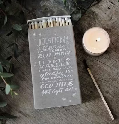 Tändsticksask Julmys från Majas Cottage på rustik träyta