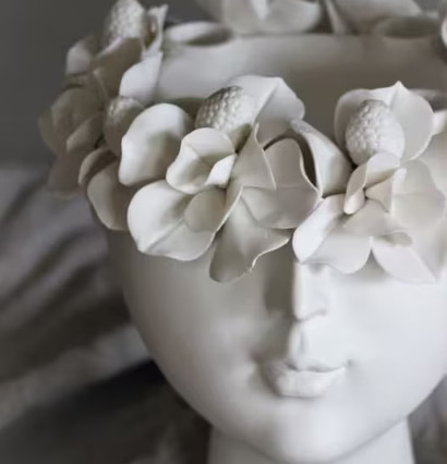 Madame Winter Ljusstake Vit från Majas Cottage i keramik